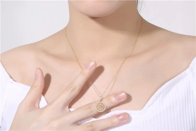 18K Yellow Gold Natural Diamond Pendant Necklace
