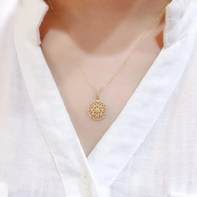 18K Yellow Gold Natural Diamond Pendant Necklace